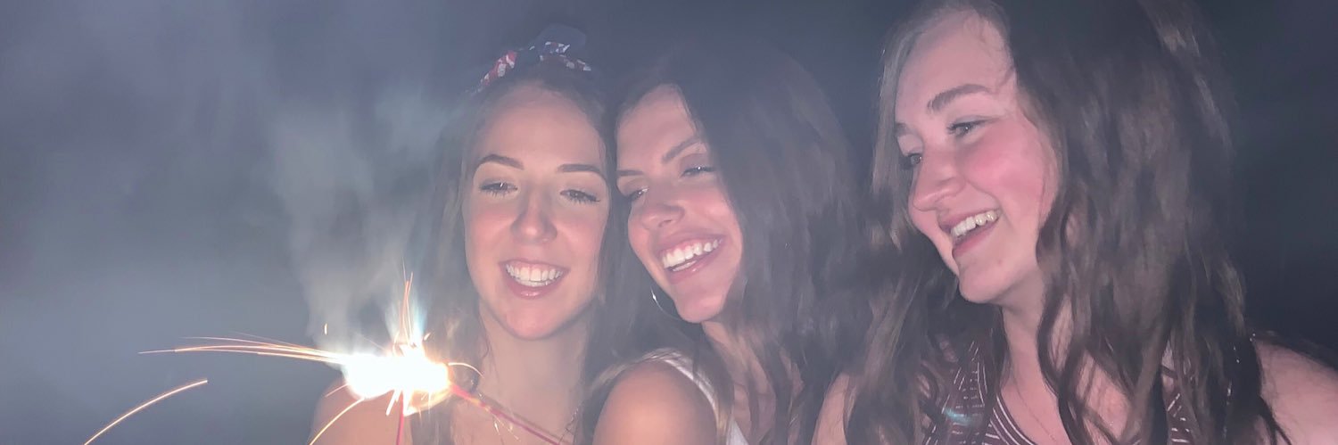 Lizzie_132's profile banner image