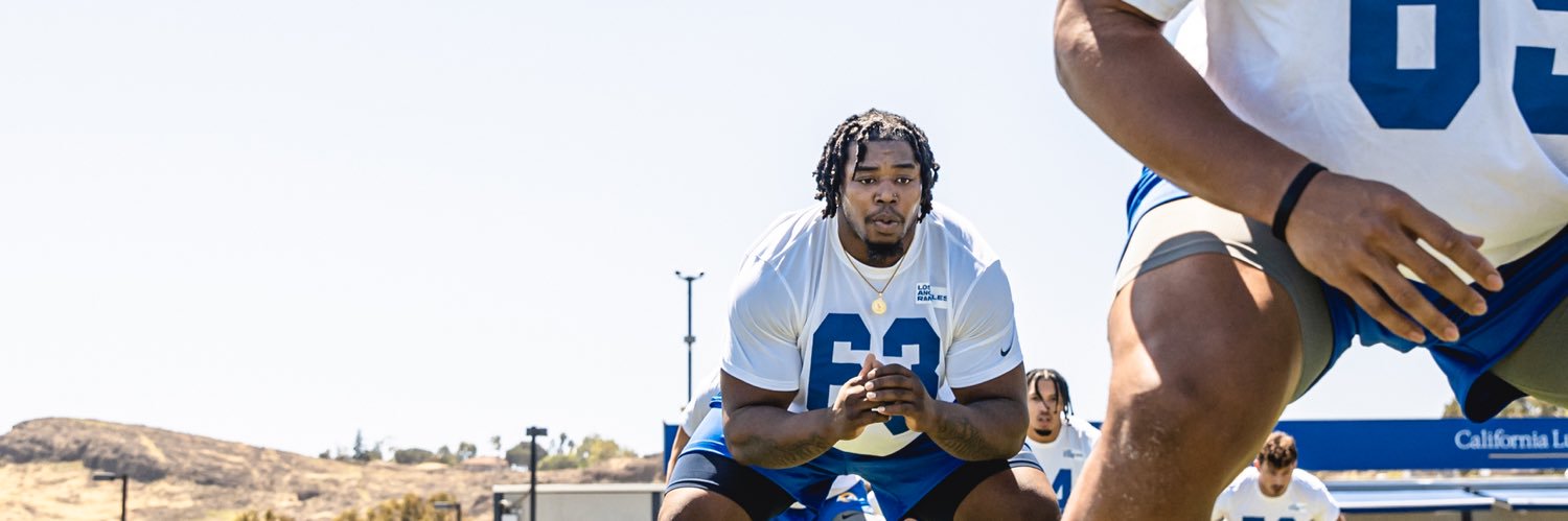 dionnovil's profile banner image