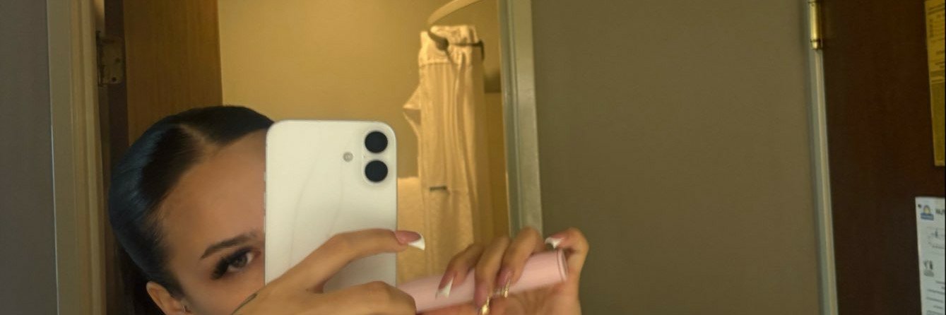 ivanaeyee's profile banner image