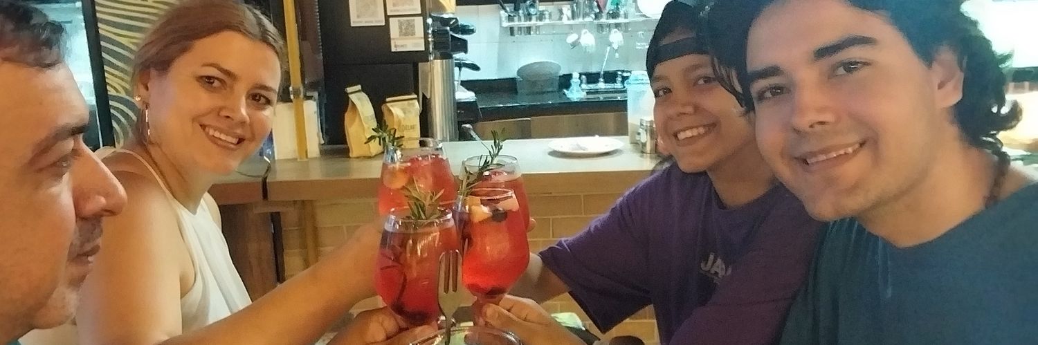 Carlos Rendón banner