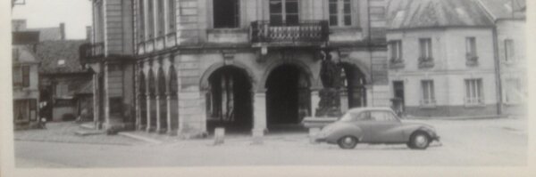 Ecphratictactic Profile Banner