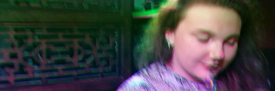 anyaleeskinner's profile banner image