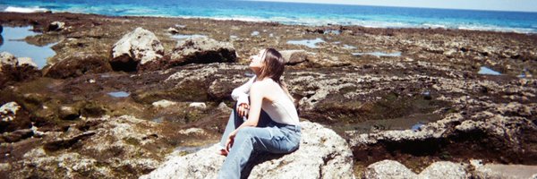 Anly_Singer Profile Banner