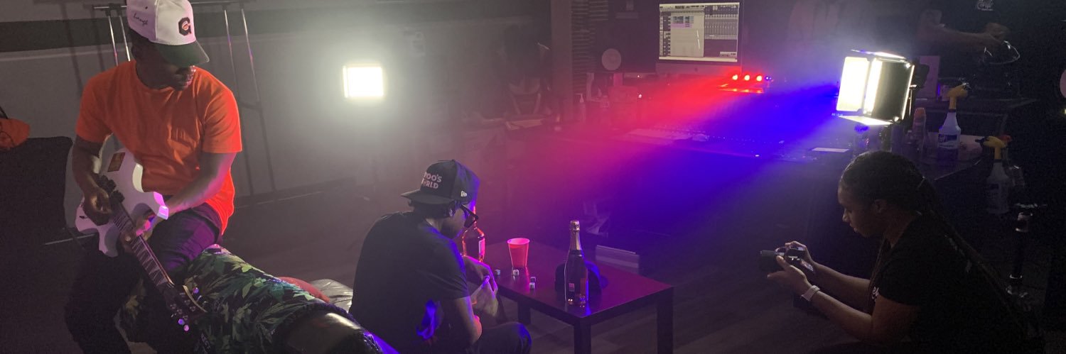 AyeSmoo's profile banner image