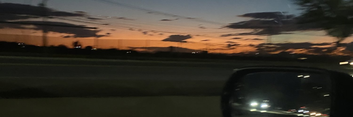isabeelph's profile banner image