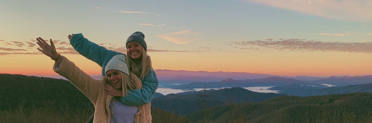 __chloejsmithh's profile banner image