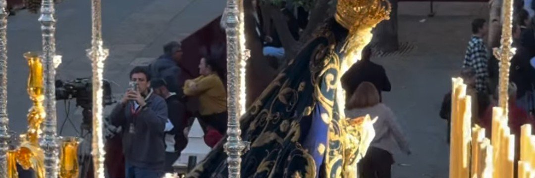 annietocab's profile banner image