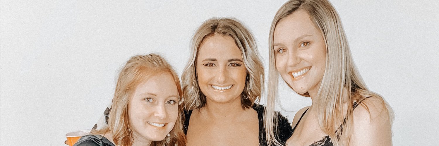 anniekoza's profile banner image