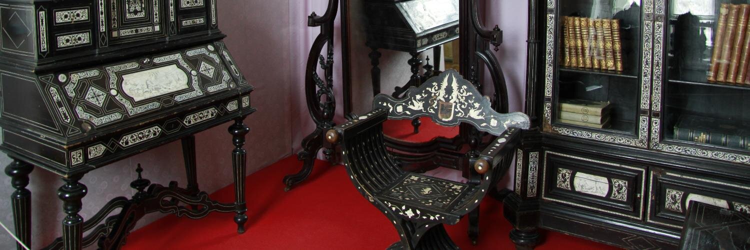 esmuseum's profile banner image
