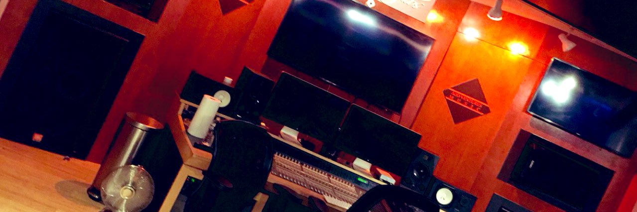 B. Ulises🥂 banner