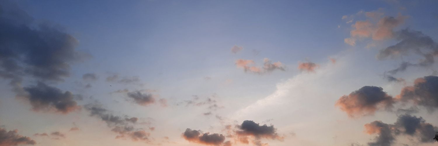 hellourui's profile banner image