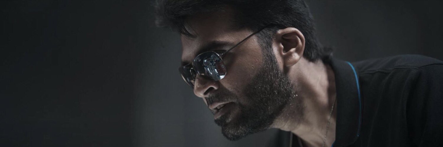 vicky_m_ofcl's profile banner image