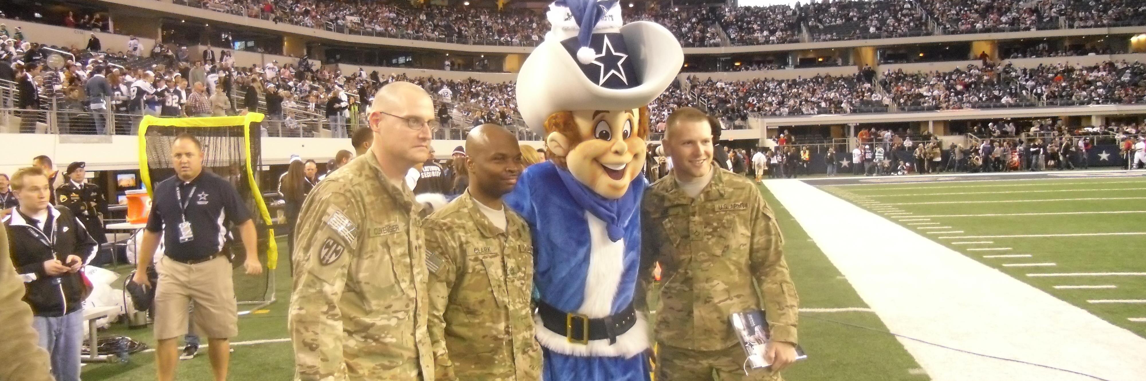 USO Dallas/Fort Worth banner