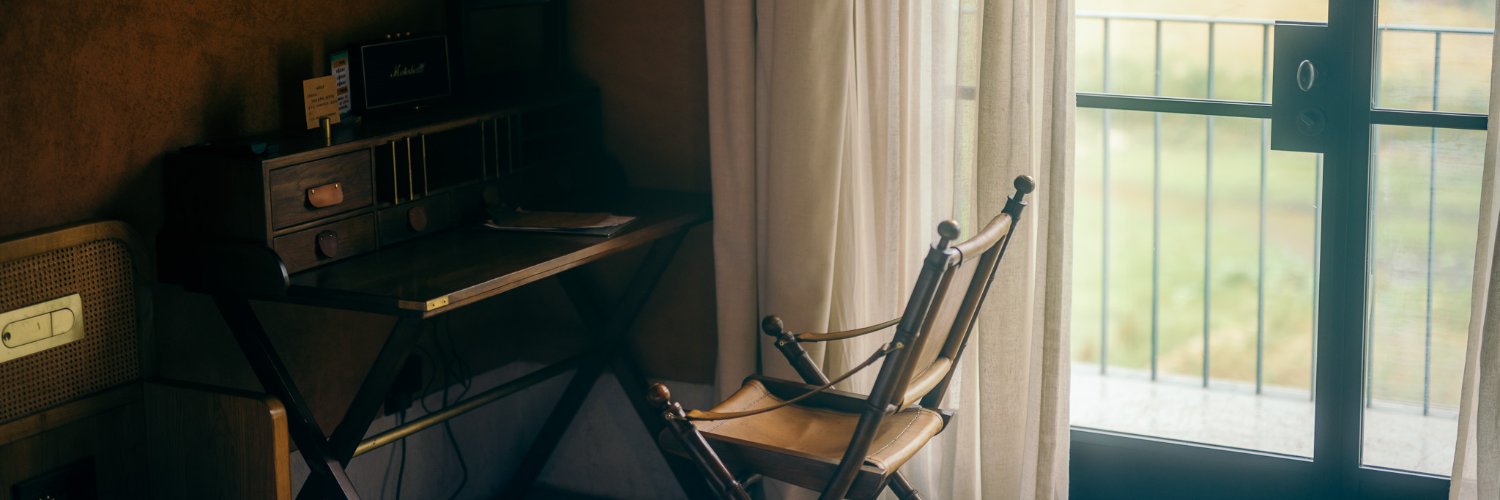 mephyo's profile banner image