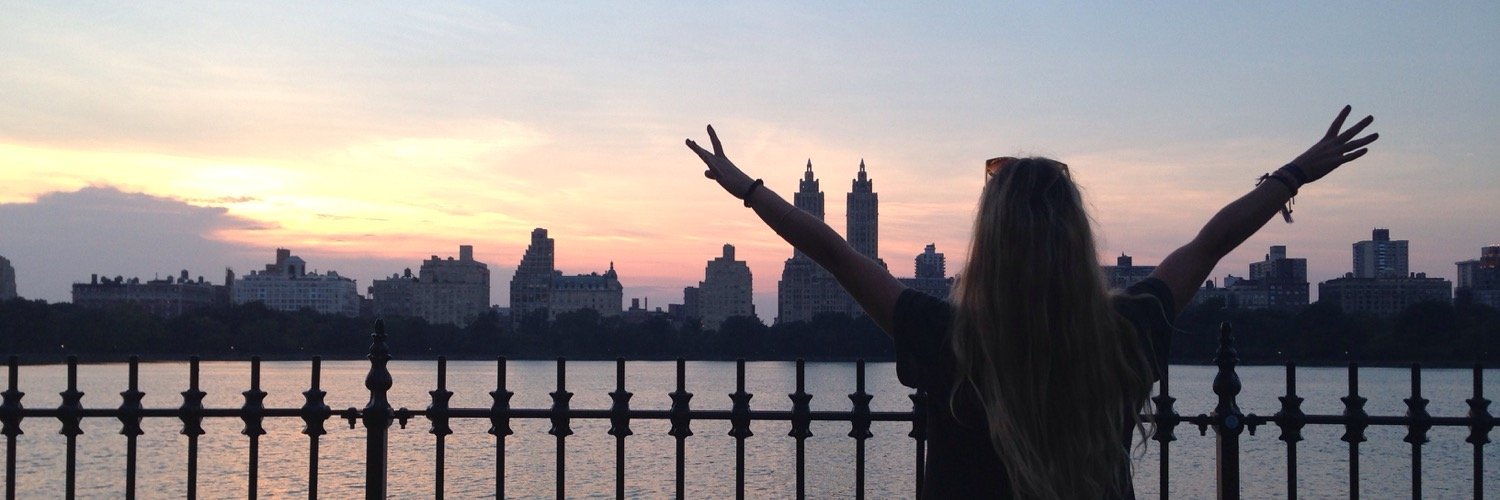 Emy__B's profile banner image