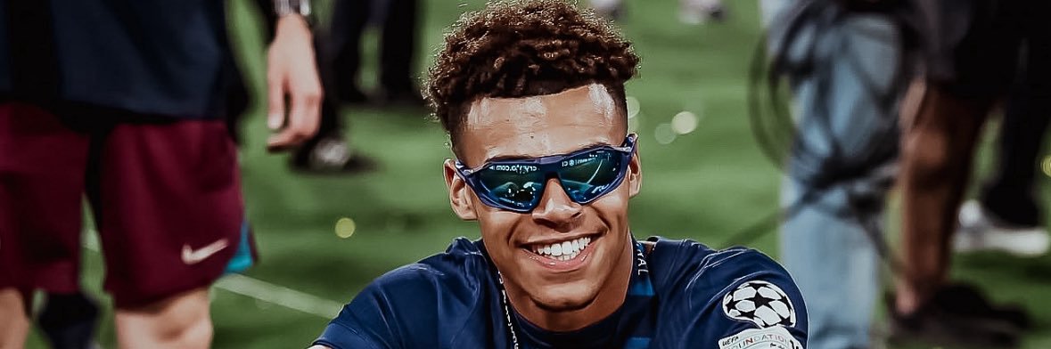 R0NA___'s profile banner image