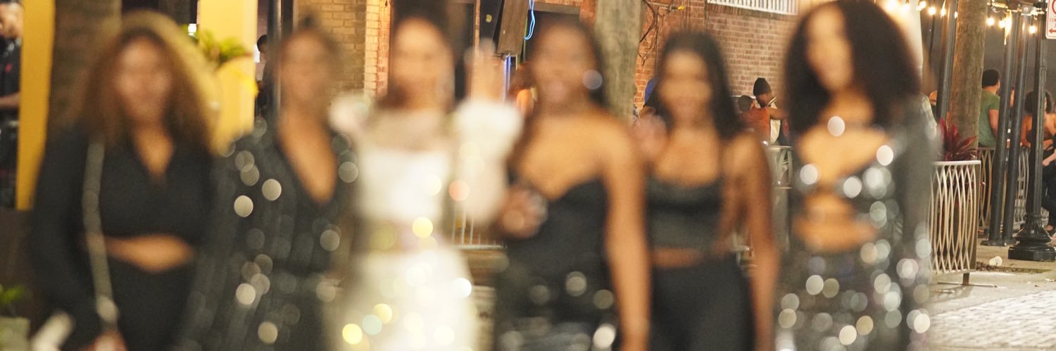 Danielle🌻 banner