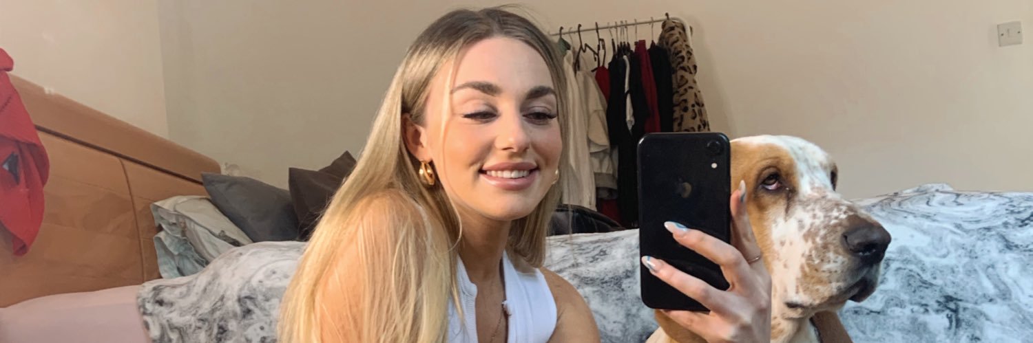 leahchez's profile banner image