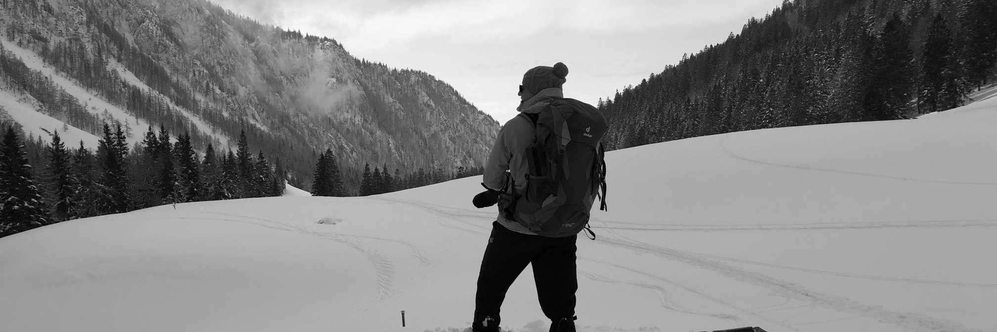 aksru's profile banner image