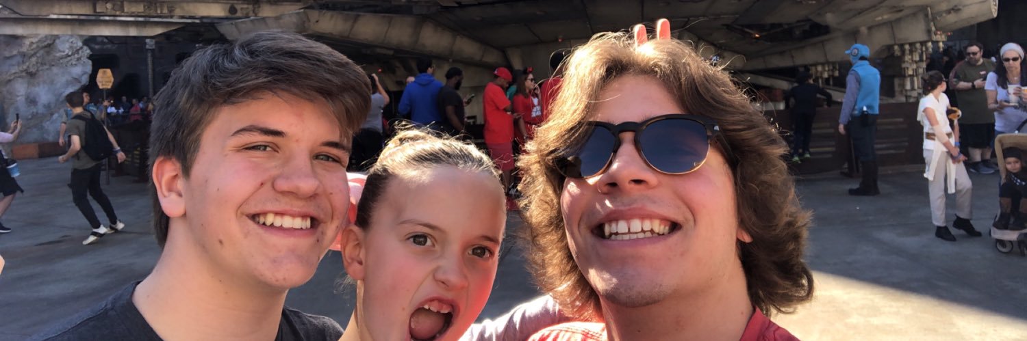 elischmit4's profile banner image