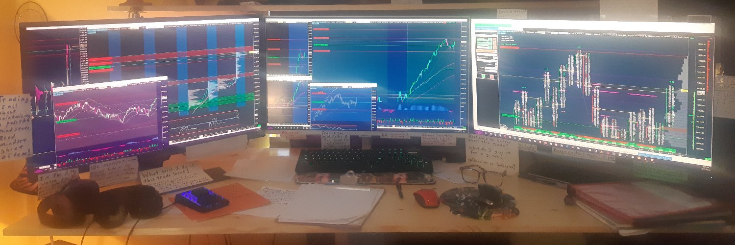 QuantumTrader 🌌 banner