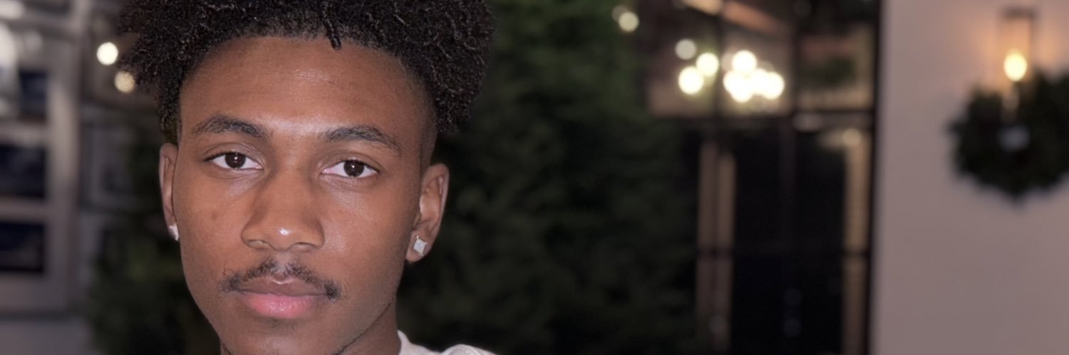 4QuiseE_'s profile banner image