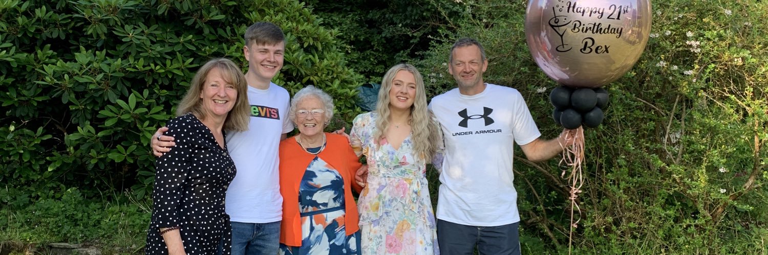 Fiona Metcalfe 🧡 banner