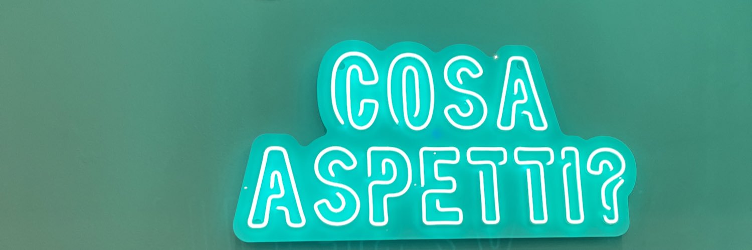 martinaee's profile banner image