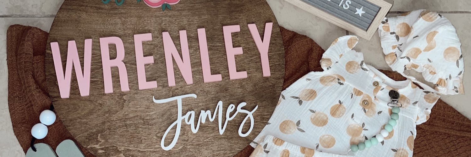 Emily Lewis 🤎 banner