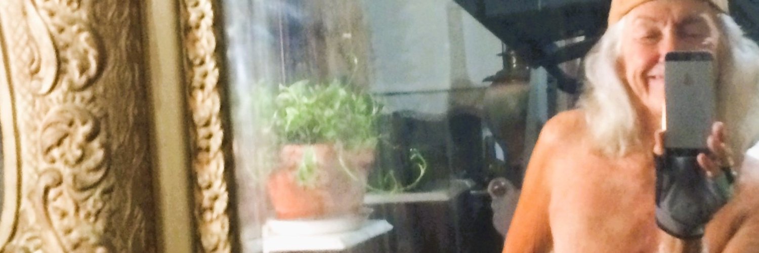 vtdiva49's profile banner image