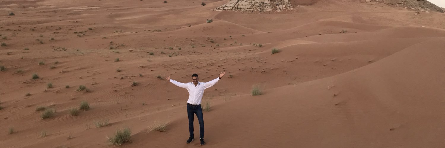 Roberto Hernández banner