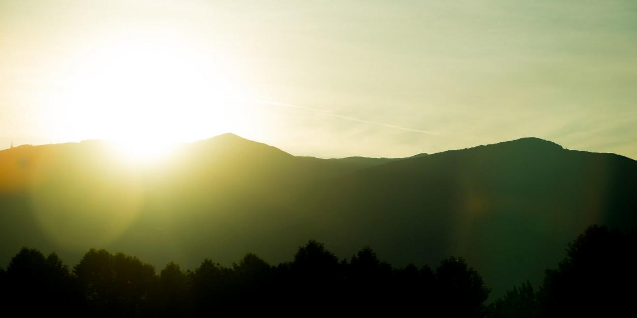 Zimujova's profile banner image