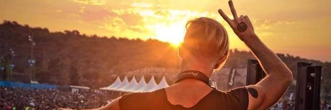 adamphills's profile banner image