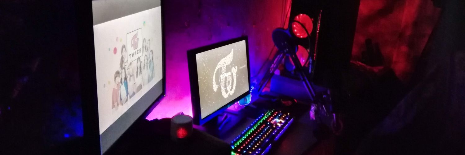 emilharresh1's profile banner image