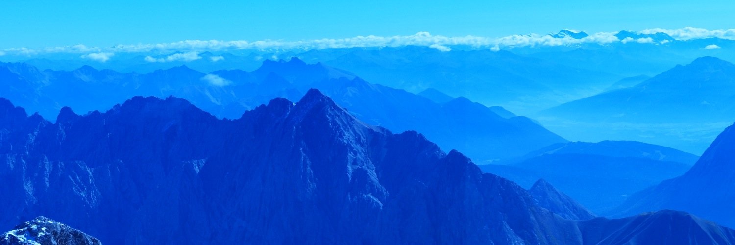 TechClaudia's profile banner image