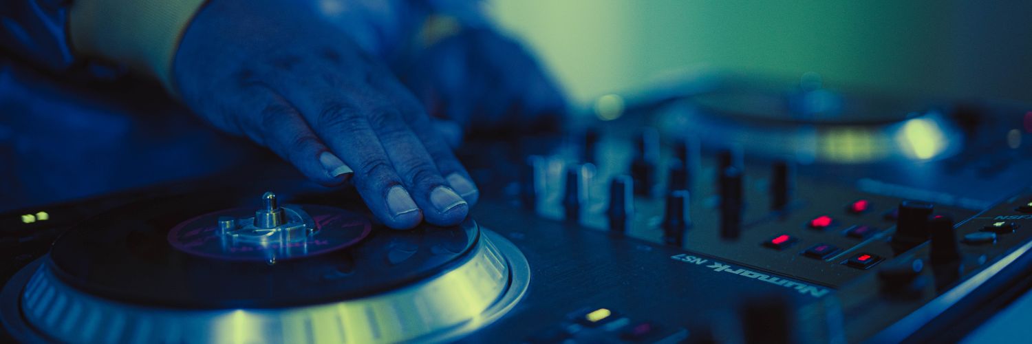 djrobski's profile banner image