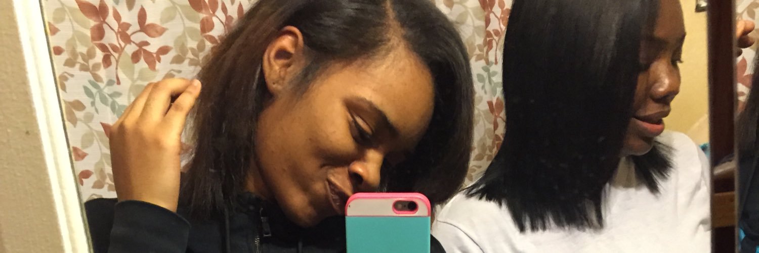 _SunnyDeeee's profile banner image