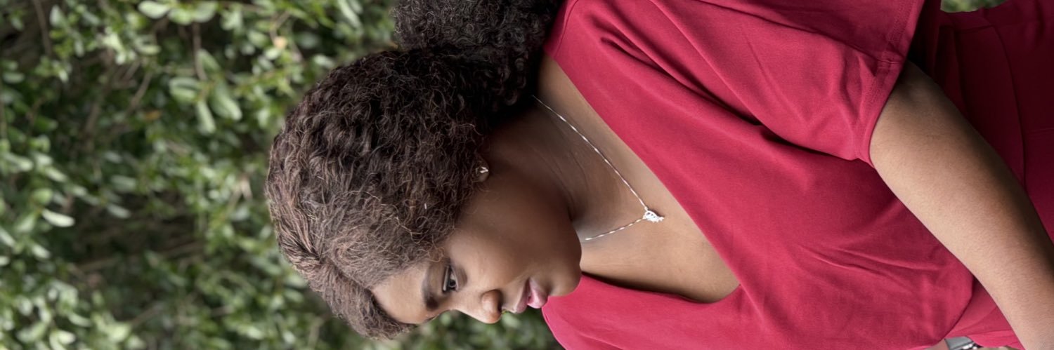 tholulorpeRight's profile banner image