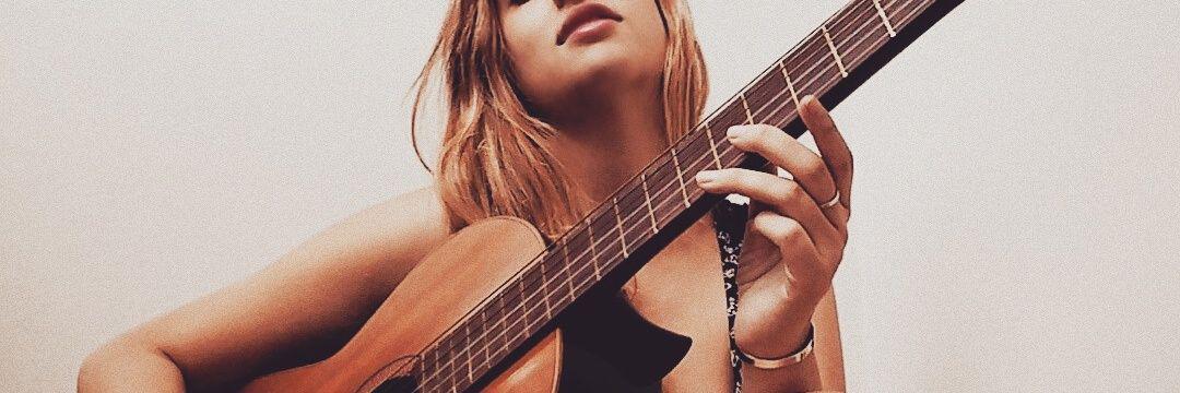 VickyyLeiva's profile banner image