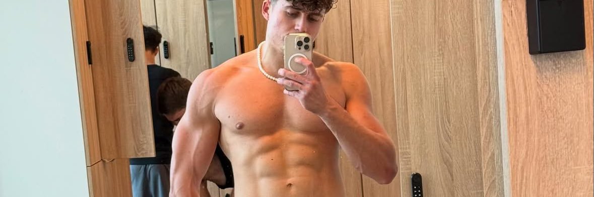 A❤️N❤️D❤️R❤️E❤️A❤️S banner