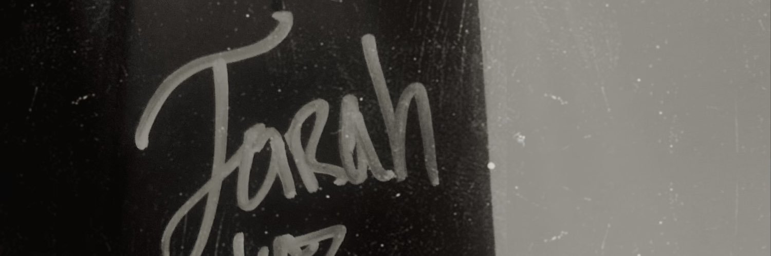 farah_singleton's profile banner image