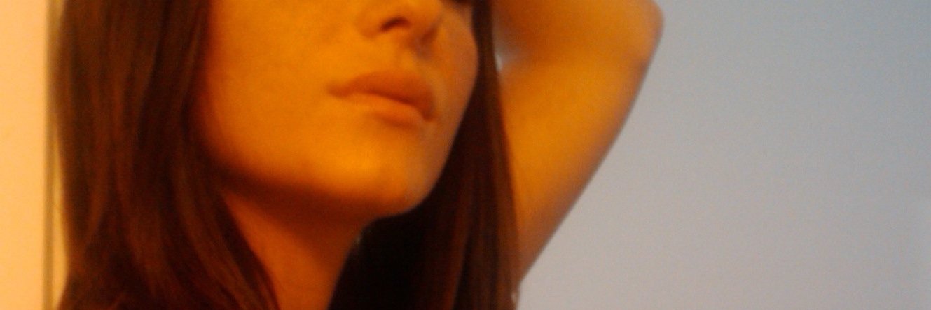 LeoniaKiss banner