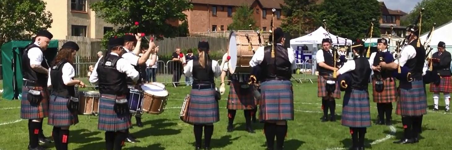 Lochryan Pipe Band banner