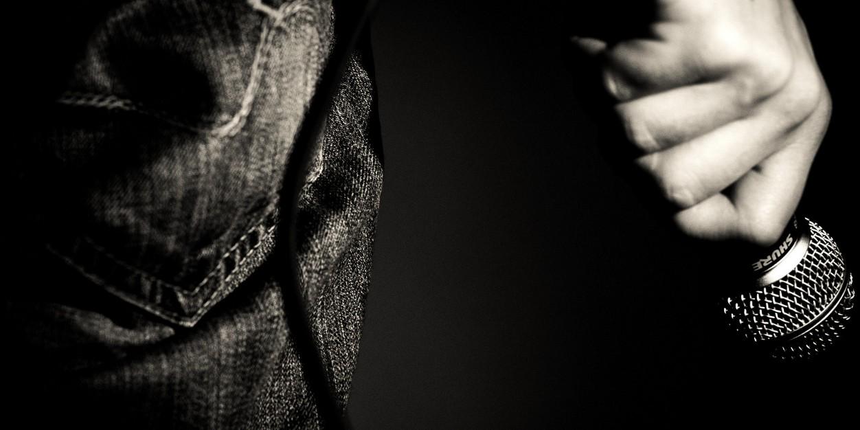 Aleeaguiar10's profile banner image