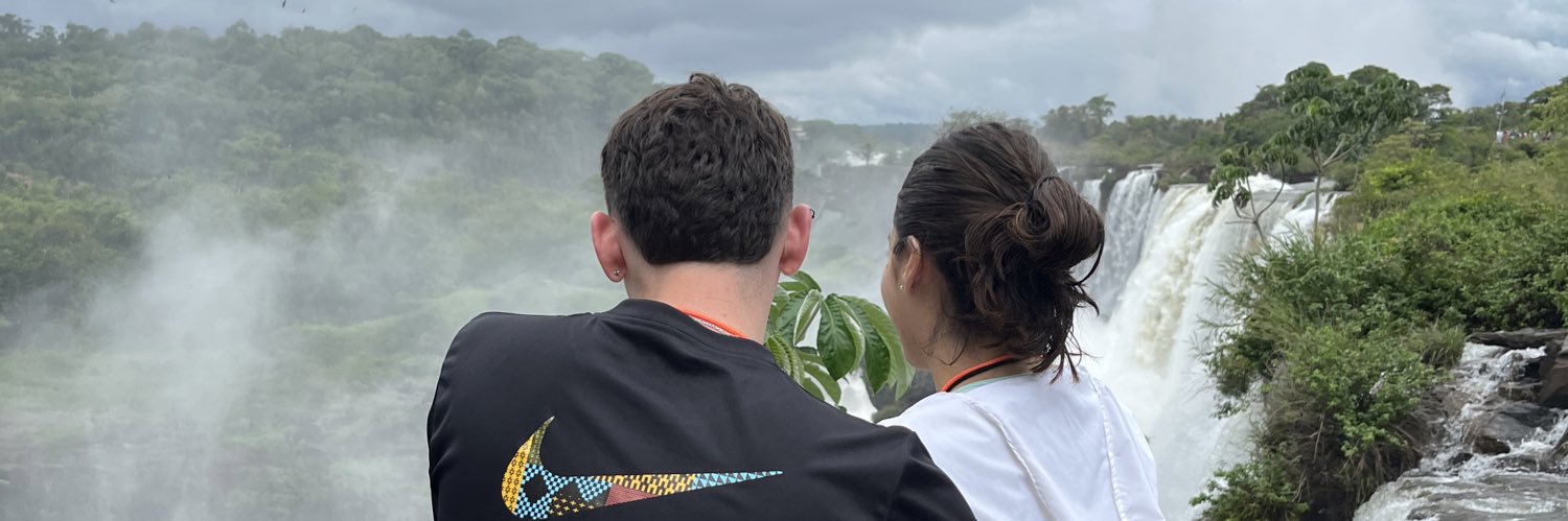 valeeramirez's profile banner image