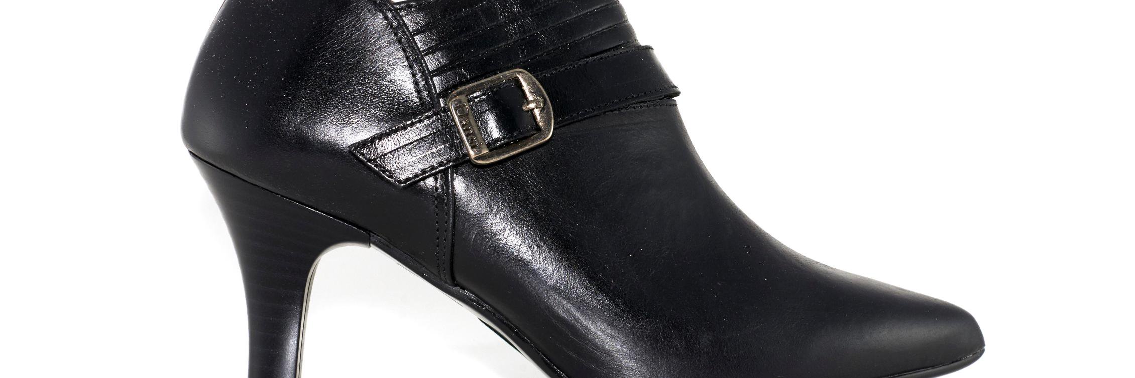 LittleShoeStore's profile banner image