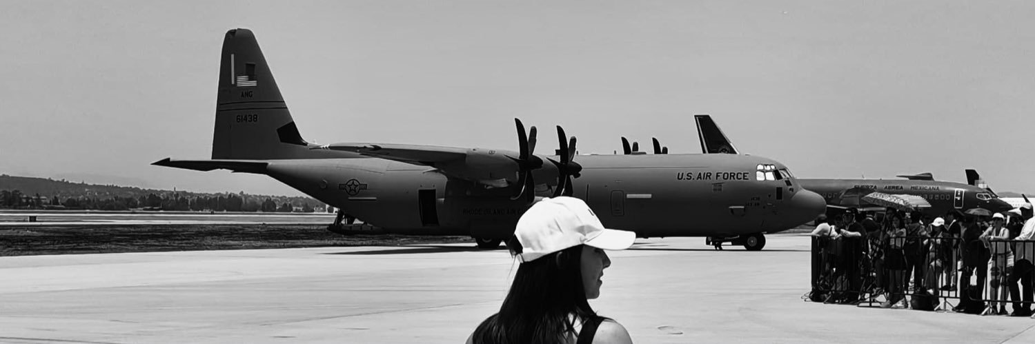 luzaglr's profile banner image