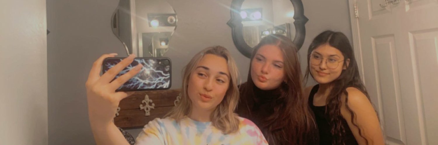SavanSavannah's profile banner image