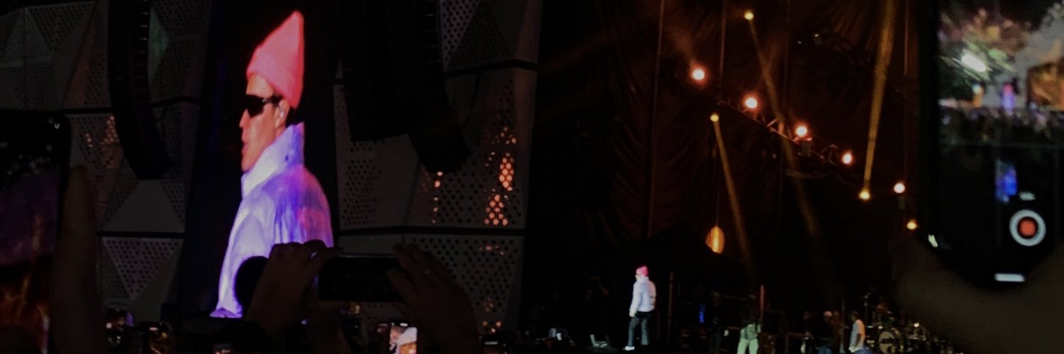 juliavaaaz's profile banner image