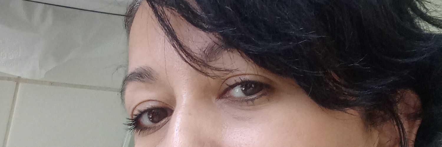 Viviannes's profile banner image